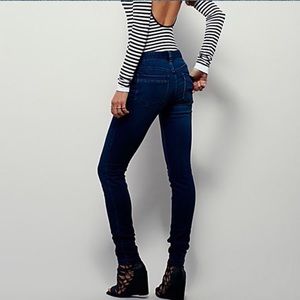 Free People Dark Wash Skinny Jeans size 29